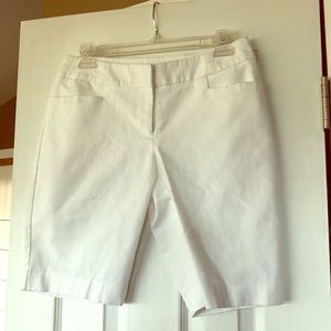 Apt 9 white golf shorts